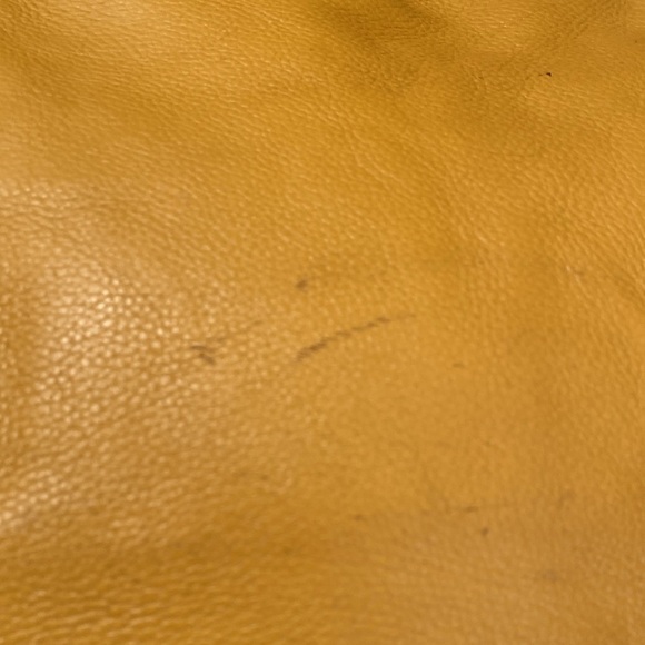 Banana Republic 100% leather shoulder bag Mustard Yellow silver hardware Y2K - Picture 12 of 12